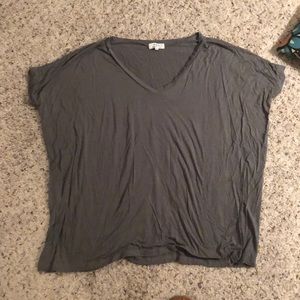 Piko v neck T-shirt